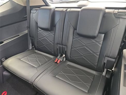 Used 2024 Volkswagen Atlas SE FWD image 9