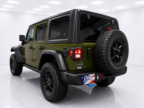 Used 2024 Jeep Wrangler Unlimited AWD/4WD image 7