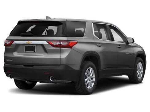 Used 2018 Chevrolet Traverse LS FWD image 2