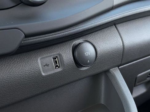 New 2025 Ford Transit 250 148 Medium Roof image 21