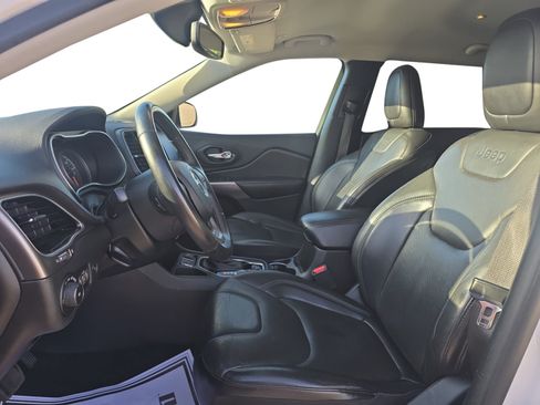 Used 2019 Jeep Cherokee Limited FWD image 10