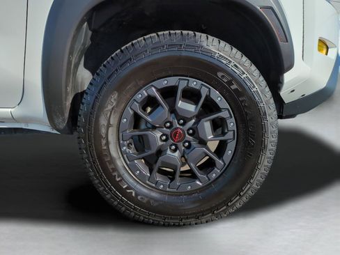 Used 2023 Nissan Frontier PRO-4X w/ Pro-4X Premium Package image 31