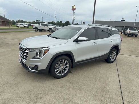 Used 2022 GMC Terrain SLT FWD image 1