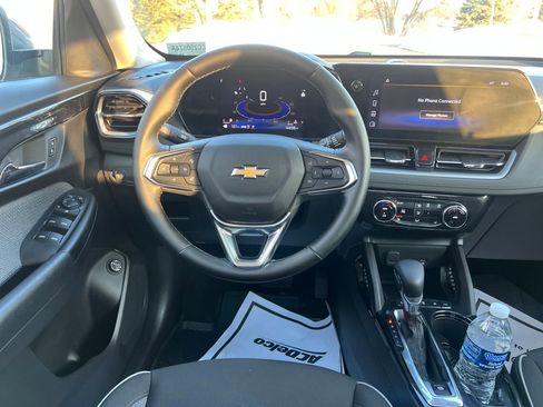 Used 2025 Chevrolet TrailBlazer LT w/ Convenience Package image 22