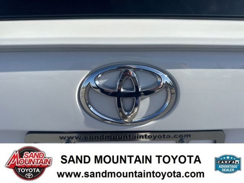 Used 2021 Toyota RAV4 XLE image 10