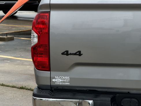 Used 2020 Toyota Tundra SR5 AWD/4WD image 9
