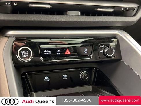 Used 2025 Audi Q5 Premium Plus w/ Premium Plus AWD/4WD image 29