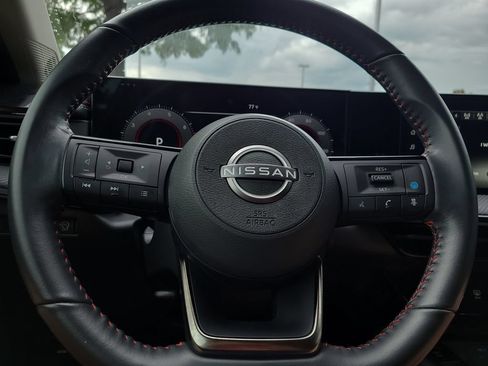 Certified 2025 Nissan Kicks SR FWD image 25