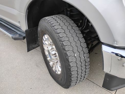 Used 2022 Ford F250 XLT w/ XLT Premium Package image 27