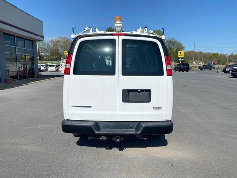 Used 2019 Chevrolet Express 2500 w/ Driver Convenience Package image 6