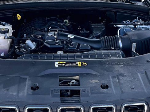Used 2025 Jeep Grand Cherokee Laredo X RWD image 32