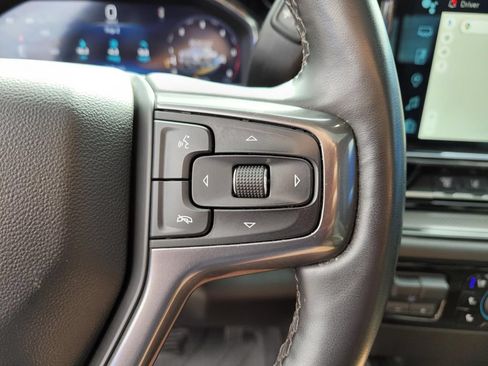 Used 2025 Chevrolet Silverado 2500 ZR2 w/ Technology Package AWD/4WD image 32