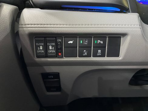 Used 2018 Honda Odyssey Elite image 19