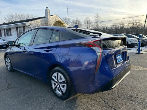 Used 2018 Toyota Prius Two image 4