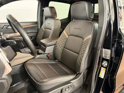 Used 2024 GMC Canyon Denali AWD/4WD image 13