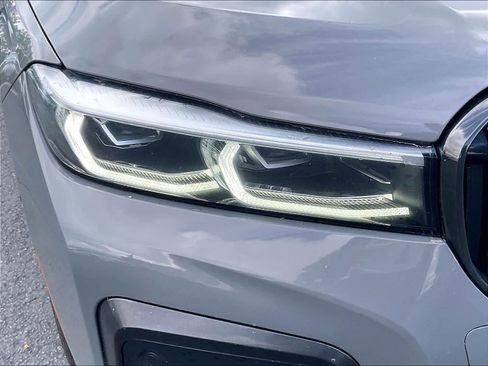Used 2022 BMW 740i w/ M Sport Package RWD image 28