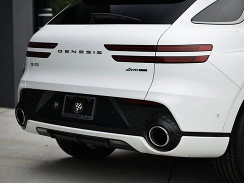 Used 2025 Genesis GV70 3.5T Sport w/ Sport Advanced Package image 9