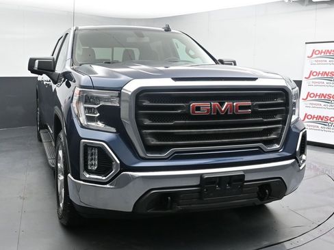 Used 2022 GMC Sierra 1500 SLT w/ SLT Convenience Package image 3