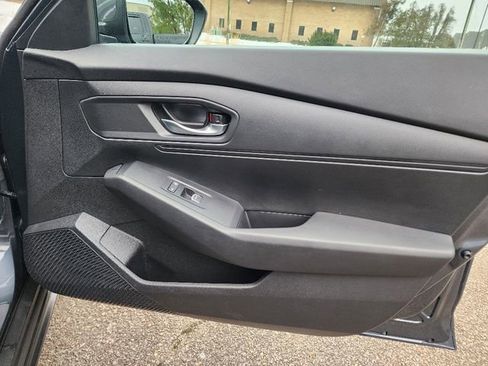Used 2025 Honda Accord LX image 10