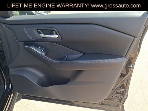 Used 2025 Nissan Rogue SV FWD image 30