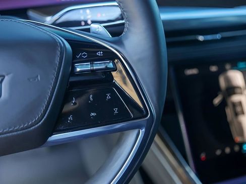 Certified 2025 Cadillac Escalade Sport Platinum w/ LPO, ONYX Package image 13