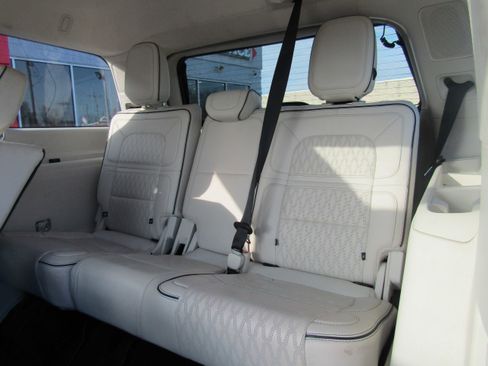 Used 2022 Lincoln Navigator Black Label image 19