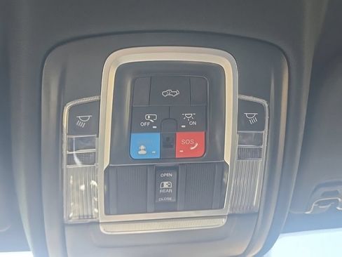 Used 2025 RAM 1500 Big Horn AWD/4WD image 23