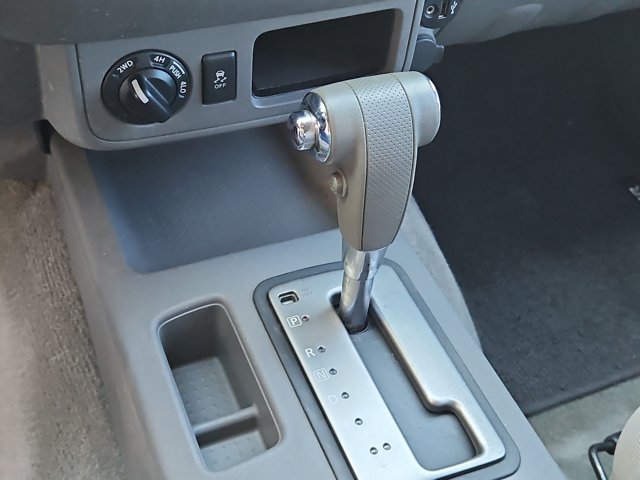 Used 2018 Nissan Frontier SV AWD/4WD image 17