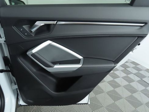 Used 2025 Audi Q3 2.0T Premium w/ Convenience Package image 28