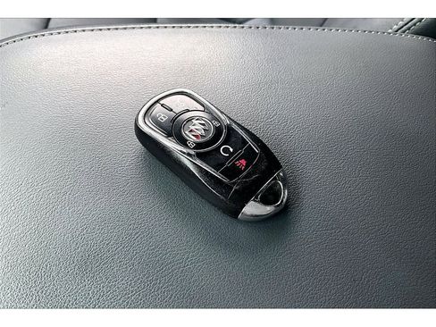 Used 2022 Buick Enclave Premium image 11
