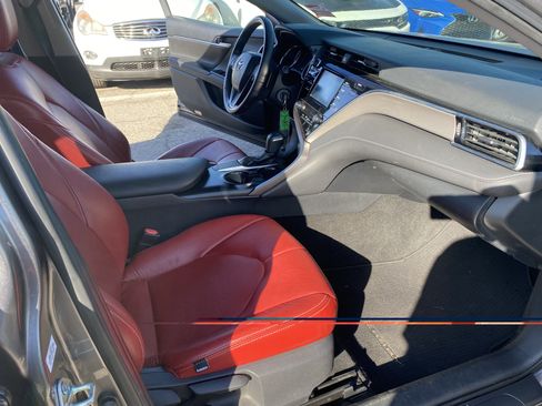 Used 2018 Toyota Camry SE FWD image 20