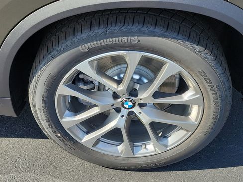 New 2026 BMW X5 xDrive50e image 5