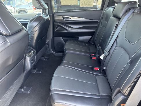 Certified 2023 INFINITI QX60 Luxe w/ Cargo Package AWD/4WD image 18