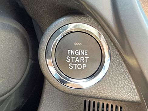 Used 2025 Subaru Forester Premium w/ Convenience Package #2 image 29