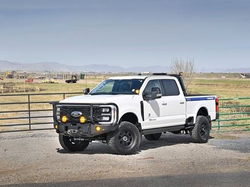 New 2026 Ford F250 Lariat w/ Black Appearance Package AWD/4WD image 1