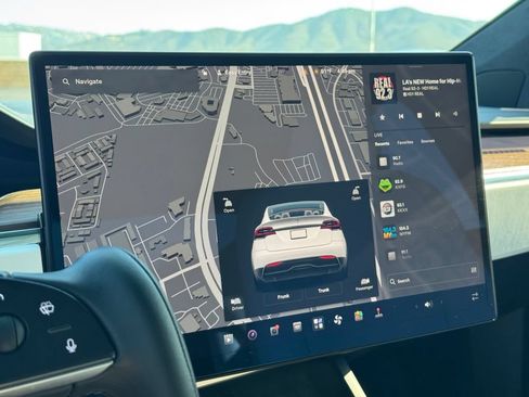 Used 2023 Tesla Model X AWD/4WD image 13
