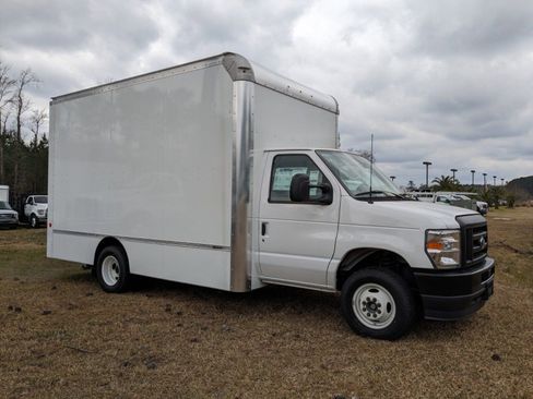 New 2024 Ford E-450 and Econoline 450 Super Duty w/ Driver's Safety Package image 3