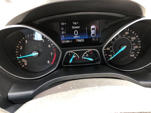 Used 2017 Ford Escape SE w/ Equipment Group 201A AWD/4WD image 35