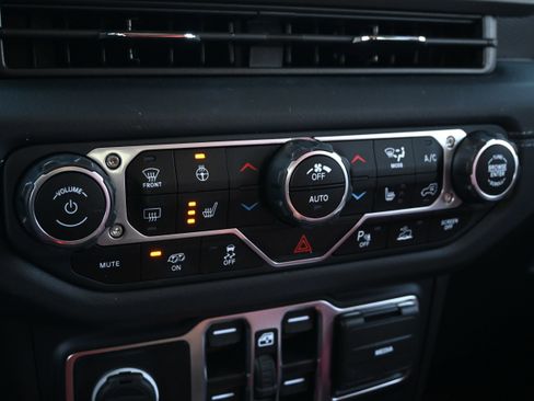 Used 2024 Jeep Wrangler Rubicon 392 image 20