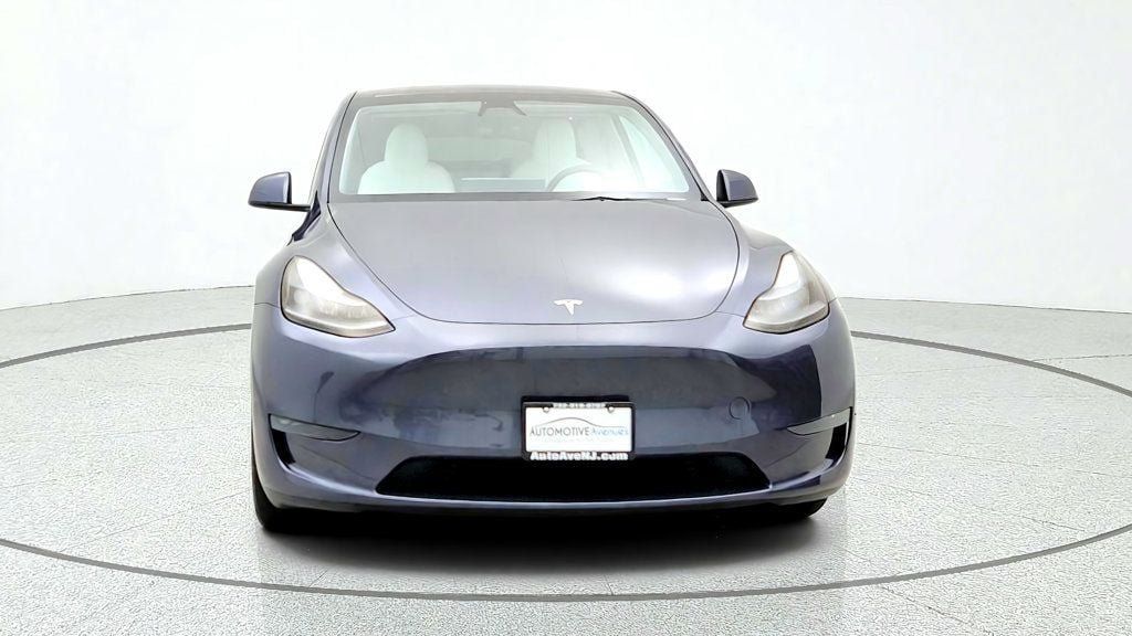 Used 2023 Tesla Model Y Long Range AWD/4WD image 2