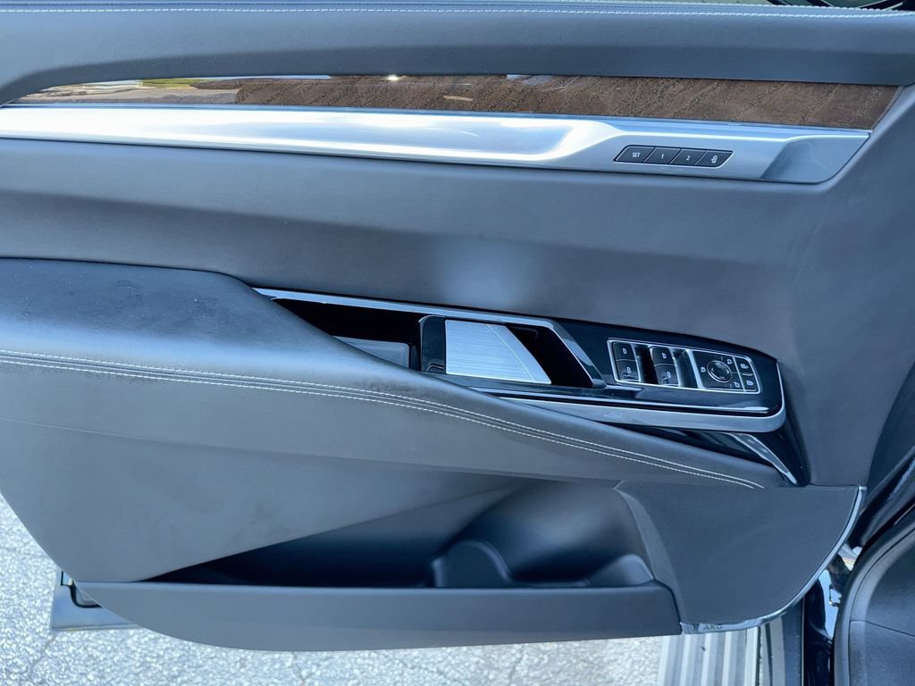 Used 2025 Cadillac Escalade ESV Sport Platinum AWD/4WD image 15