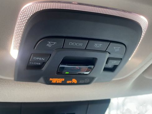 Used 2023 Toyota Corolla Cross XLE w/ Convenience Package image 22