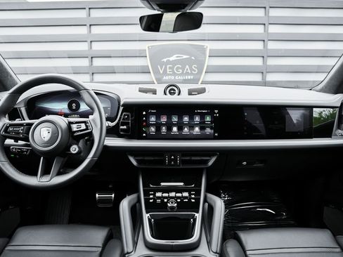 Used 2026 Porsche Cayenne Turbo image 53