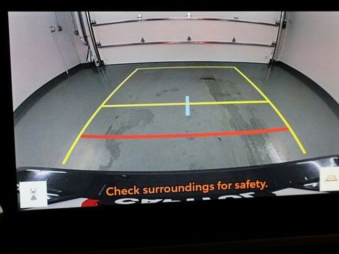 Used 2025 Toyota Camry SE image 26