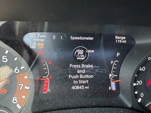 Used 2023 Jeep Compass Latitude w/ Convenience Group AWD/4WD image 3