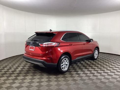 Used 2024 Ford Edge SEL w/ Convenience Package AWD/4WD image 2