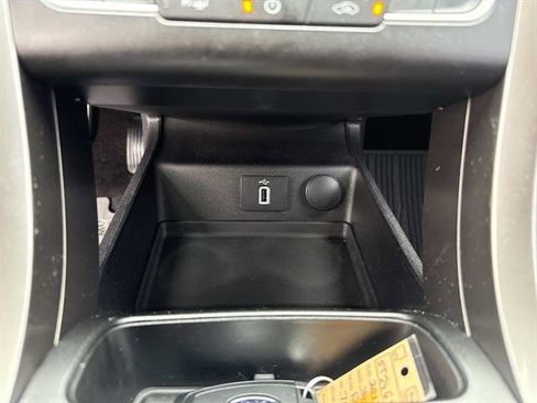 Used 2017 Ford Fusion SE w/ Fusion SE Technology Package image 27