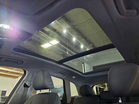 Used 2025 Audi Q5 Premium w/ Convenience Package AWD/4WD image 24