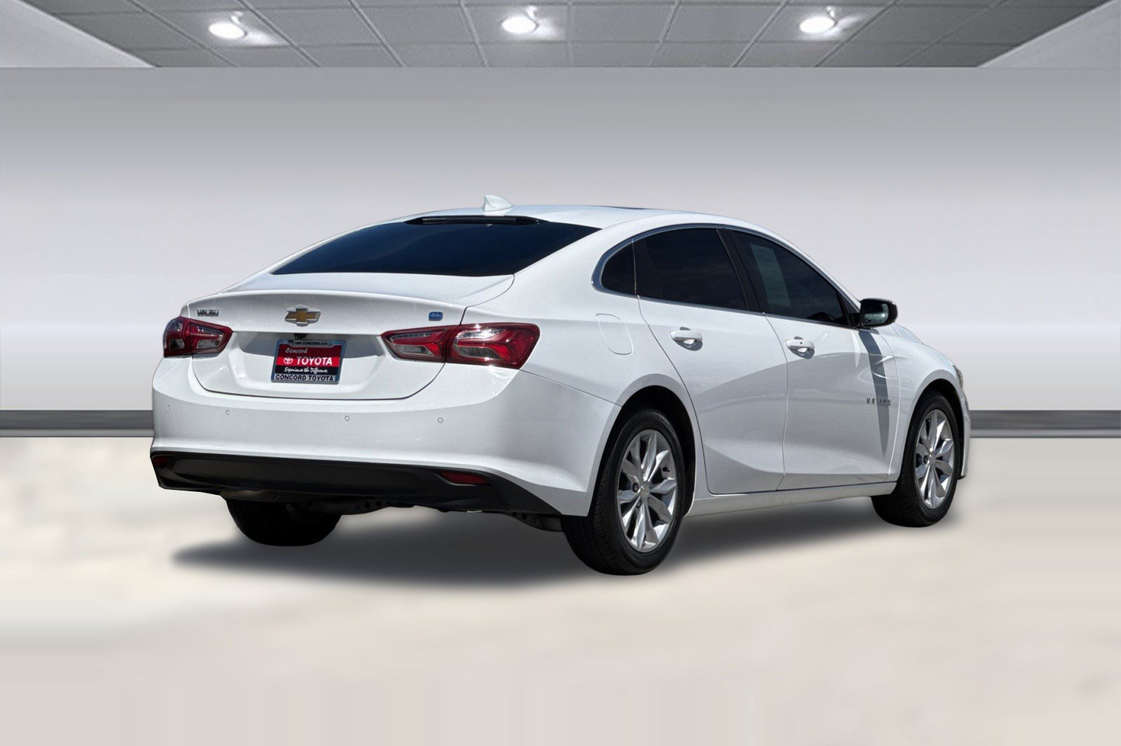 Used 2019 Chevrolet Malibu Hybrid w/ Leather Package FWD image 9