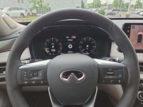 Used 2026 INFINITI QX60 Luxe w/ Family Package FWD image 11